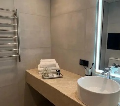 Двухместный номер Стандарт с балконом двуспальная кровать в Изумруд