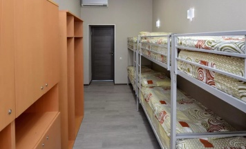 Кровать в 6-местном общем женском номере (общие удобства) в Пенаты