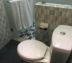 Двухместный номер Standard с балконом и с видом на сад двуспальная кровать в Mai Guesthouse Sanur