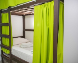 Мужской четырёхместные (нижнее, без окна) в Sunny Sochi Hostel