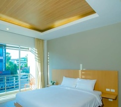 Одноместный номер Deluxe с видом на город двуспальная кровать в Casa de Coral Phuket