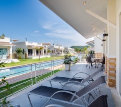 Вилла с 3 комнатами с красивым видом из окна в Отель The Oriental Beach Pearl