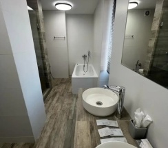 Люкс с 2 комнатами с балконом в Hotel&Suite AinLan