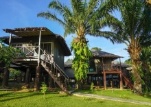 Бунгало с балконом и с видом на море в HIP Seaview Resort at Phi Phi