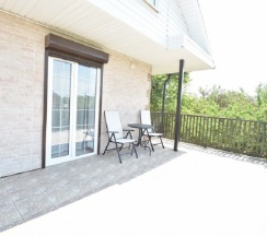 25 - Двухместный номер с террасой и боковым видом на море в Азов Инн