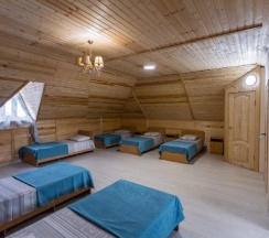 Большой семейный номер с раздельными кроватями, от 1-10 человек в Гостевой дом