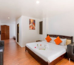 Семейный люкс с балконом в Club Bamboo Boutique Patong Beach Resort