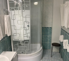 Номер стандарт улучшенный с 2 односпальными кроватями (404) в Гармония