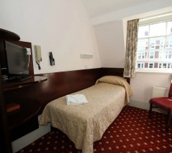 Четырёхместный номер Standard в The Ridgemount Hotel