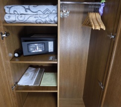 Семейный номер люкс с видом на монастырь в Покровская