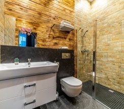 Номер с кроватью размера "king-size" в Loft Garden