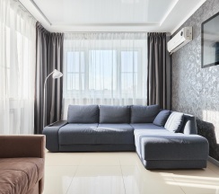 2-комнатные апартаменты люкс с 1 односпальной и 2 двуспальными кроватями в Ваш Комфорт Апарт на улице Дмитрия Благоева