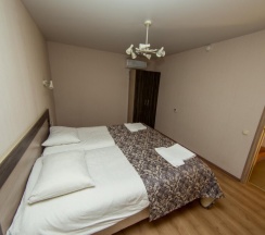 Шестиместный коттедж с балконом в Хвалынь