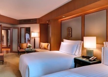 Двухместный люкс Executive 2 отдельные кровати в Conrad Bangkok