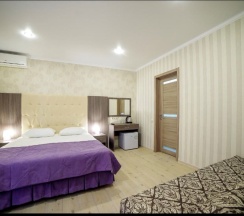 Четырехместный номер в Hare house