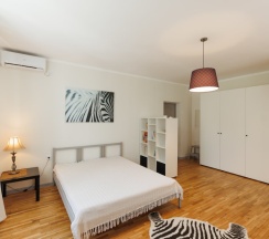 Коттедж с 6 комнатами с балконом и с красивым видом из окна в Дом пробуждения