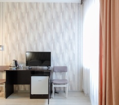 Трехместный номер с двуспальной и односпальной кроватью в Новый город