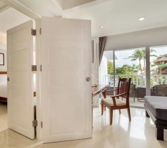 Номер Deluxe Terrace семейный Connecting с балконом в Thavorn Palm Beach Resort Phuket