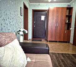 1-комнатные апартаменты студия Г.Чебаркуль, ул.Карпенко, д. 4в, кв.65 (мансарда) в Уютная студия на улице Карпенко 4В