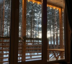 Просторная дача  с 2мя раздельными спальнями с панорамными окнами и японским банным чаном "фурако" в Дача на горе-море