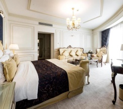 Семейный люкс с красивым видом из окна в Rixos Khadisha Shymkent