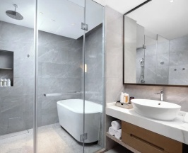 Люкс в Holiday Inn & Suites Sanya Yalong Bay