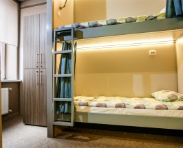 Место в восьмиместном номере в Sleep space