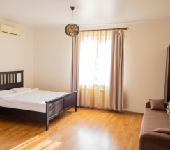 Стандарт с кухней, вид на бассейн (2-3 этаж), до 4-х гостей в Винтаж