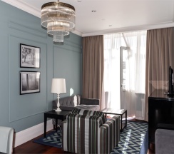 Люкс с видом на улицу или во внутренний двор в Dom Boutique Hotel