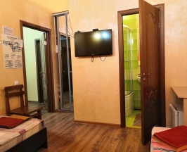 Номер эконом с 2 односпальными кроватями в Гризли