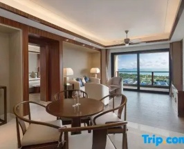 Люкс Deluxe в Jinghai Hotel & Resort