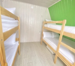 Семейный коттедж с красивым видом из окна в Alen