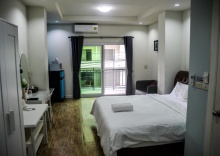 Апартаменты с 2 комнатами в OYO 75486 Anna Residence Jomtien