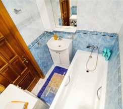 Апартаменты Economy с 3 комнатами с балконом в Гостевой дом на Кирова 3