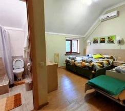 Трёхместный номер Comfort с красивым видом из окна в Черноморская Ривьера