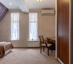 Семейный (Трехкомнатный 4-х местный номер с кухней без балкона) в Odeon