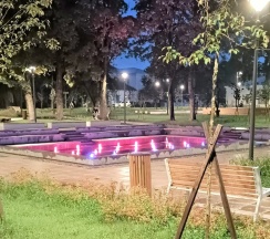 Апартаменты c 1 комнатой с балконом в Квартира в Центре Города
