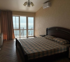 Двухкомнатный семейный с видом на море в Дежавю