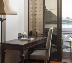 Двухместный номер Riverfront Deluxe двуспальная кровать в Anantara Riverside Bangkok Resort
