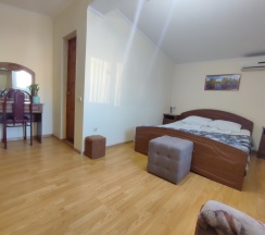 Большой 3-4х местный номер 4 этаж. в Ника