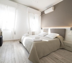 Двухместный номер Standard двуспальная кровать в Al Portico Guest House Venezia