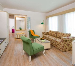 Двухместный люкс Deluxe Castle двуспальная кровать в Herods Palace Hotel