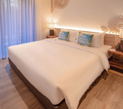 Люкс Pool Access Grand с 2 комнатами в The Marin Phuket
