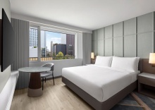 Двухместный номер Deluxe с видом на город двуспальная кровать в Courtyard by Marriott Bangkok Sukhumvit 20