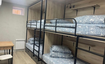 Кровать в 8-местном общем женском номере в На Лечебной
