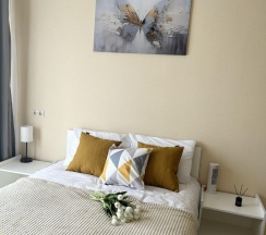 Трехместный номер с двуспальной и полутора спальной кроватью в Дисней