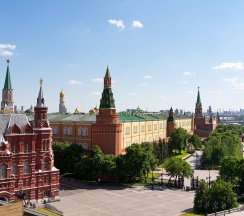 Номер люкс делюкс с 1 двуспальной кроватью в Four Seasons Hotel Moscow