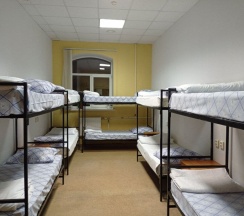 Кровать в общем номере в Очаг