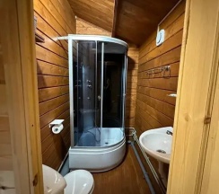 Трёхместный номер Economy с балконом и с красивым видом из окна в Holiday park