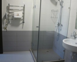 Трехместный номер с 3 односпальными кроватями в B&B hotel